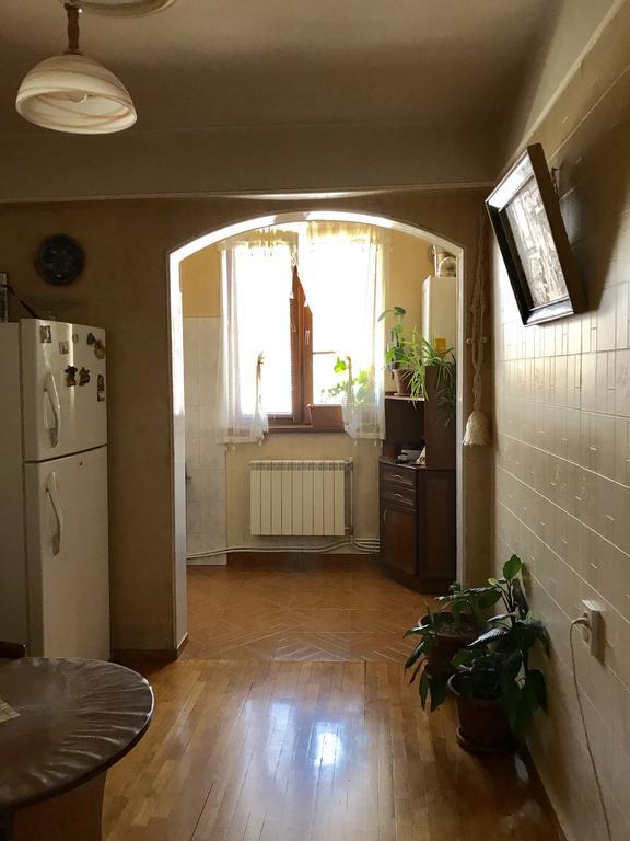 Room In Apartment At Tigrana Metsa エレバン エクステリア 写真